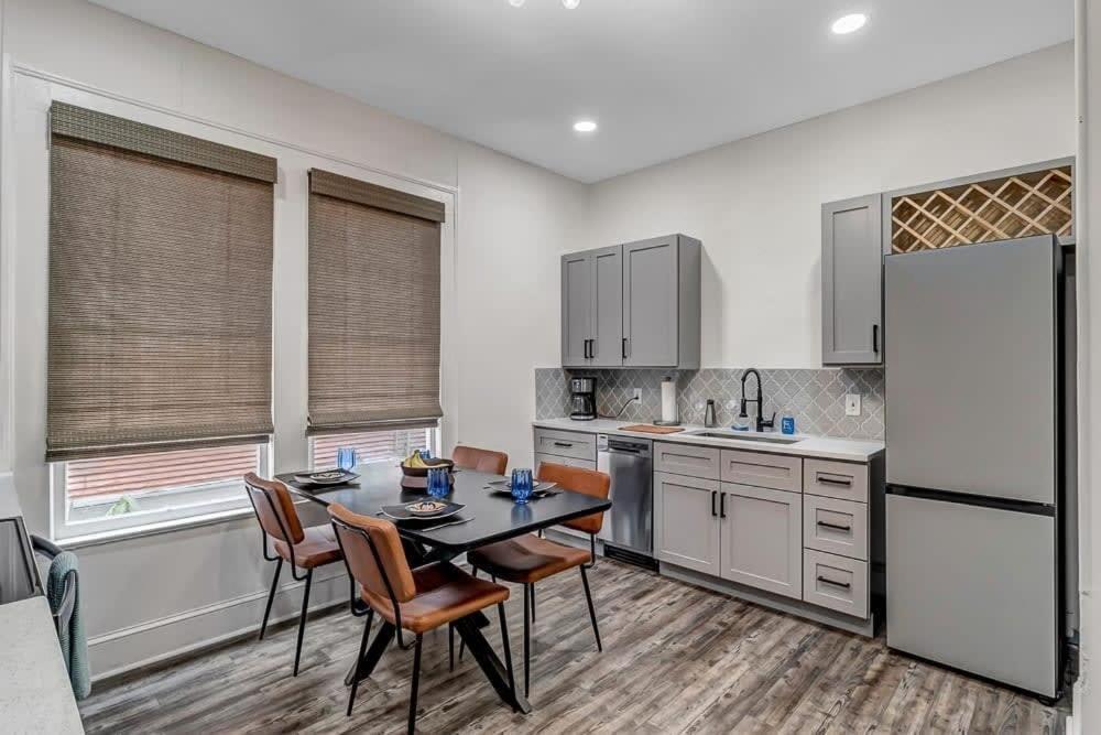 Contemporary Apartment - 5 Min To Tiaa Bank Field! Jacksonville Exterior photo